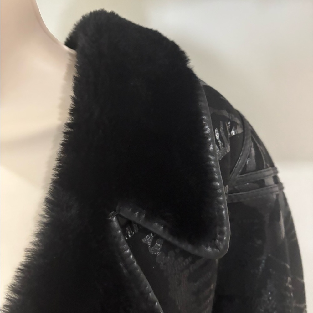 Vintage Adarcrea S.L. Embroidered Sheep Fur Jacket 38 - Picture 4 of 10